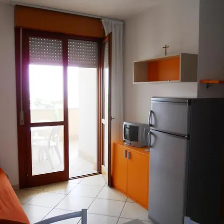 Modern Flat For 8 People With Swimming Pool アパート *