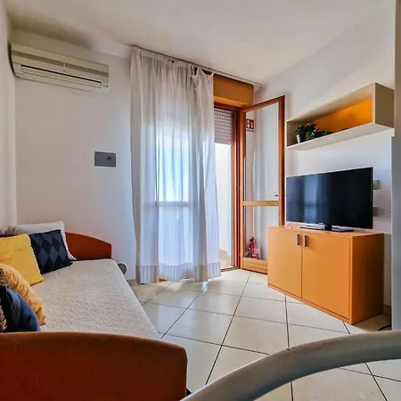 Apartmán Modern Flat For 8 People With Swimming Pool Bibione