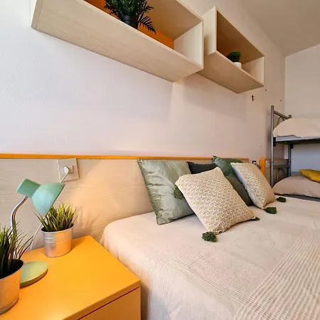 Modern Flat With Swimming Pool