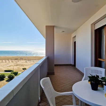 Modern Flat With Swimming Pool Apartmán