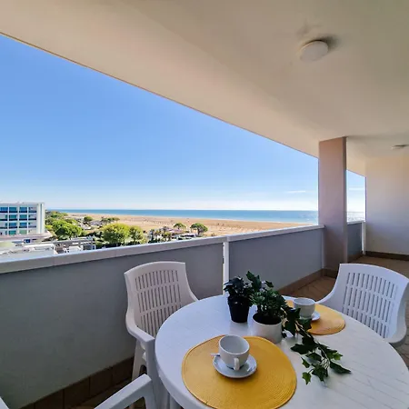 Modern Flat With Swimming Pool Apartmán