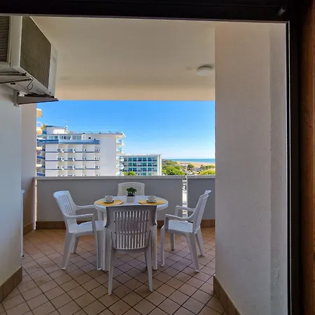 Modern Flat With Swimming Pool Apartmán *