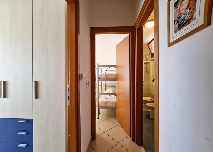 Apartmán Modern Flat For 8 People With Swimming Pool *