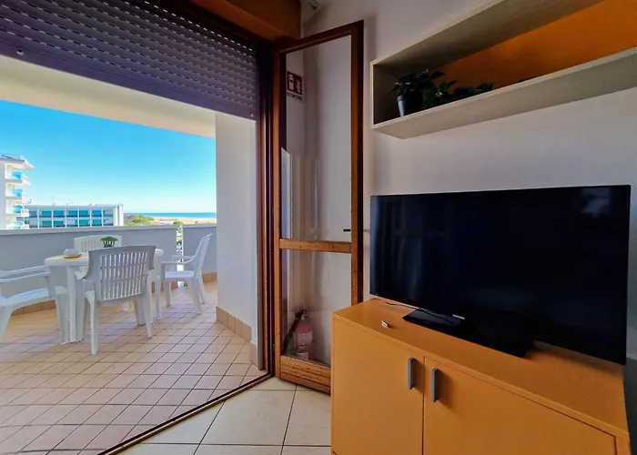 Modern Flat For 8 People With Swimming Pool *