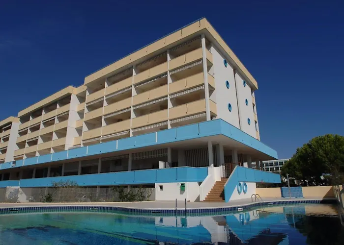 Apartmán Modern Flat For 8 People With Swimming Pool *